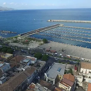 Acqua E Fuoco Chez Rachel , Riposto Italia